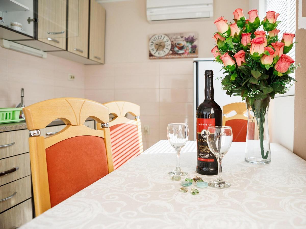 Apartments Bozenka Makarska Ngoại thất bức ảnh